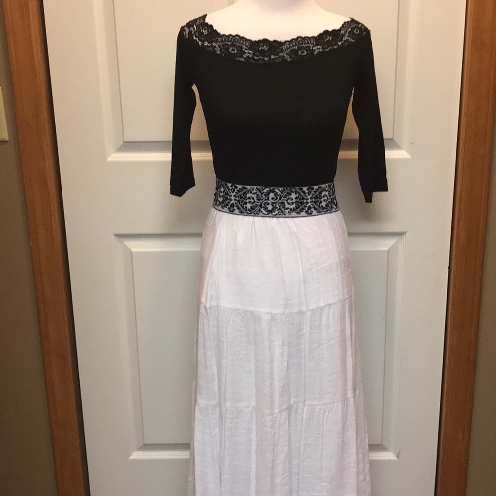 Skirt / Maxi